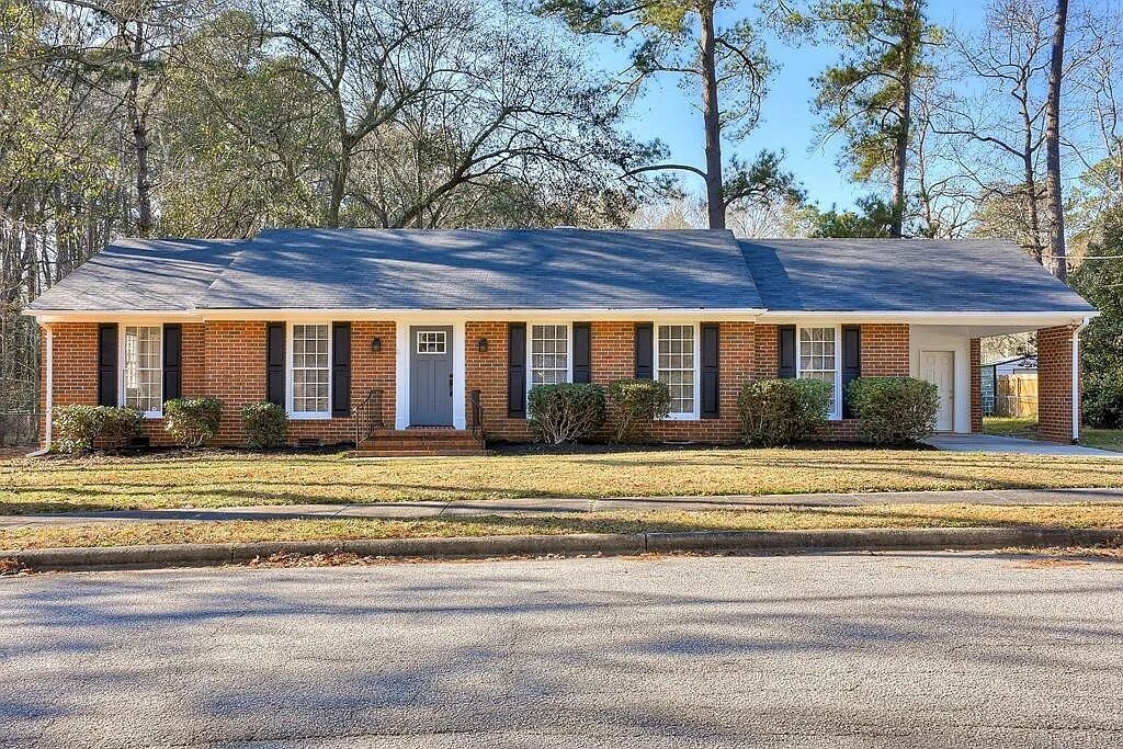 Marshall Manor