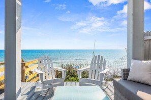 Terrace/patio - Seaside Retreat - 3BR/3BA Gulf-Front Home - Private Pool & Beach Walkover - Sleeps 10 (Santa Rosa Beach)
