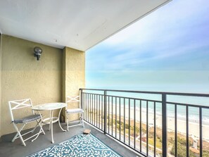 Outdoor dining - Ocean Forest Plaza 1911 (Myrtle Beach)