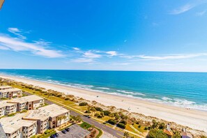 Beach nearby - Ocean Forest Plaza 1911 (Myrtle Beach)