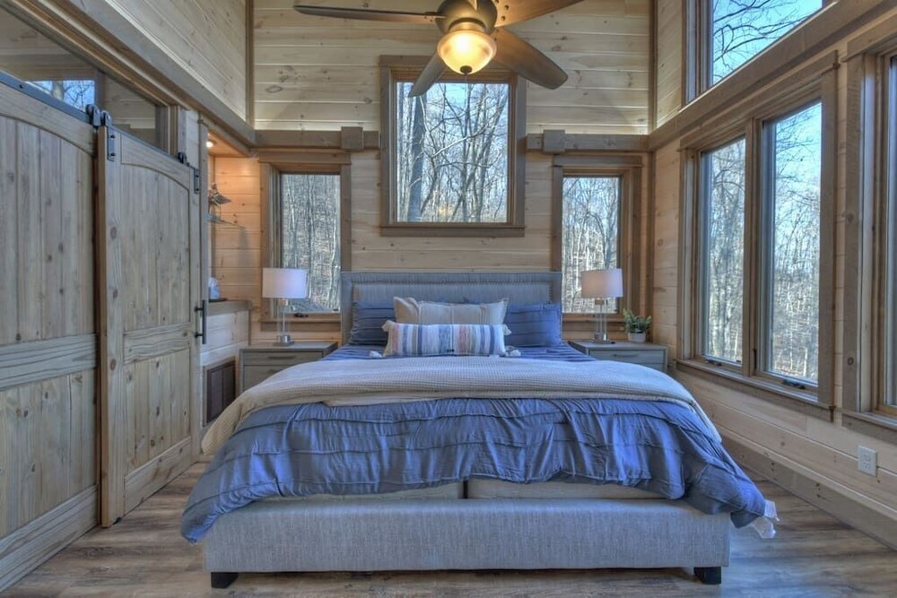 Luxe EscapeBook 2 Nights Get 3rd Free! Mineral Bluff Vrbo