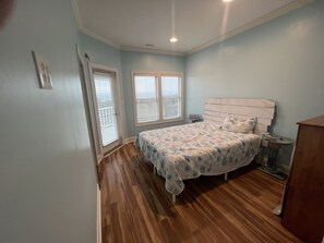 5 bedrooms, iron/ironing board, free WiFi