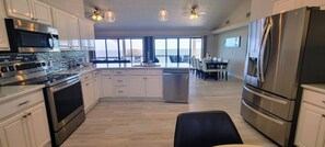 Fridge, microwave, oven, stovetop - Waterfront (Merritt Island)