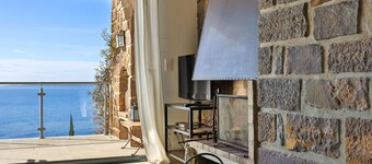 Dream holiday home with breathtaking sea view and ideal location