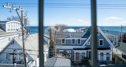 Cozy West End Condo w/ Stunning Ocean View, Close to Everything