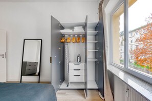 2 bedrooms, iron/ironing board, WiFi, bed sheets