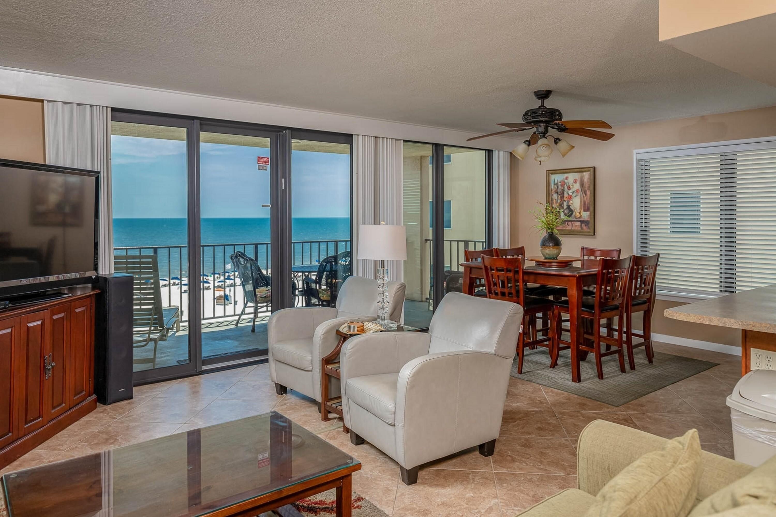 Condo, 3 Bedrooms | Living area