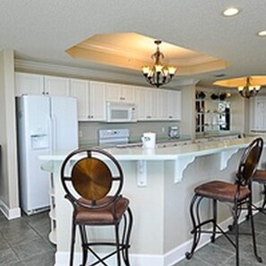 Condo, 3 Bedrooms | Private kitchen | Fridge, oven, coffee/tea maker