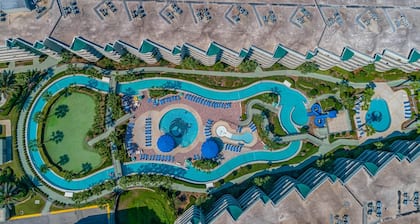 Phoenix on the Bay by Brett Robinson Vacations