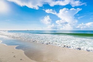 Di pantai