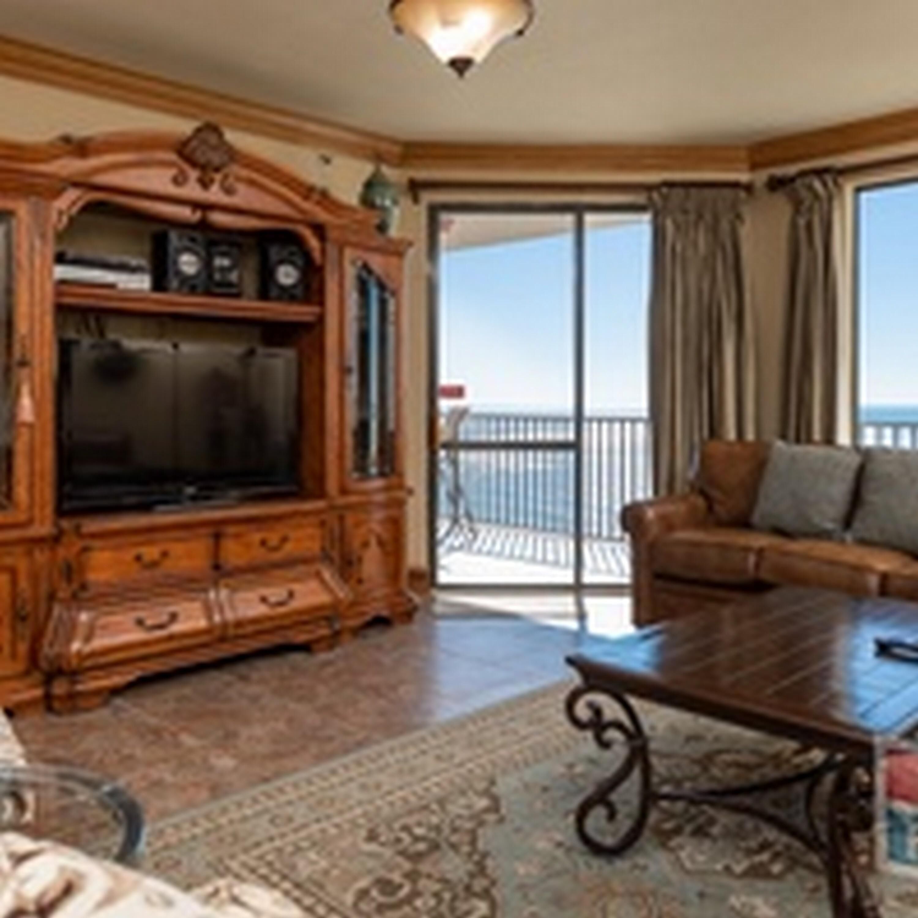 Condo, 2 Bedrooms | Living area