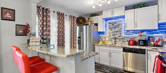 3BR Roman Oasis: Caesar's Place + Heated Pool