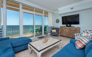 Condo, 3 phòng ngủ | Khu phòng khách