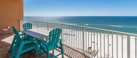 Condo, 3 Bedrooms | Property grounds