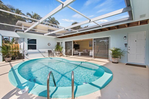 Outdoor pool, a heated pool - Singer Island pool home (West Palm Beach)