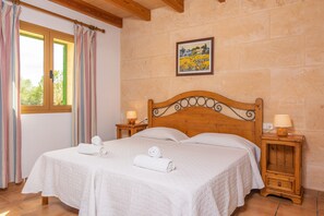 4 Schlafzimmer, Bügeleisen/Bügelbrett, kostenloses WLAN, Bettwäsche
