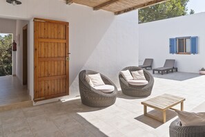 Terrace/patio - ES LLIRI BLANC - Wonderful house with views of the countryside and free WiFi. (Venda des cap de Barbaria)