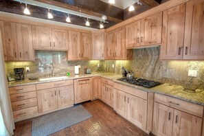 Hus, 3 soverom | Eget kjøkken | Kjøleskap, kaffetrakter/tekoker og brødrister