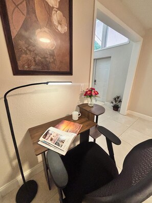 Dining - Pyramid Studio w/internet and parking free (Tampa)
