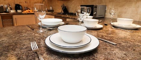 Frigorifero, microonde, forno, macchina per tè/caffè