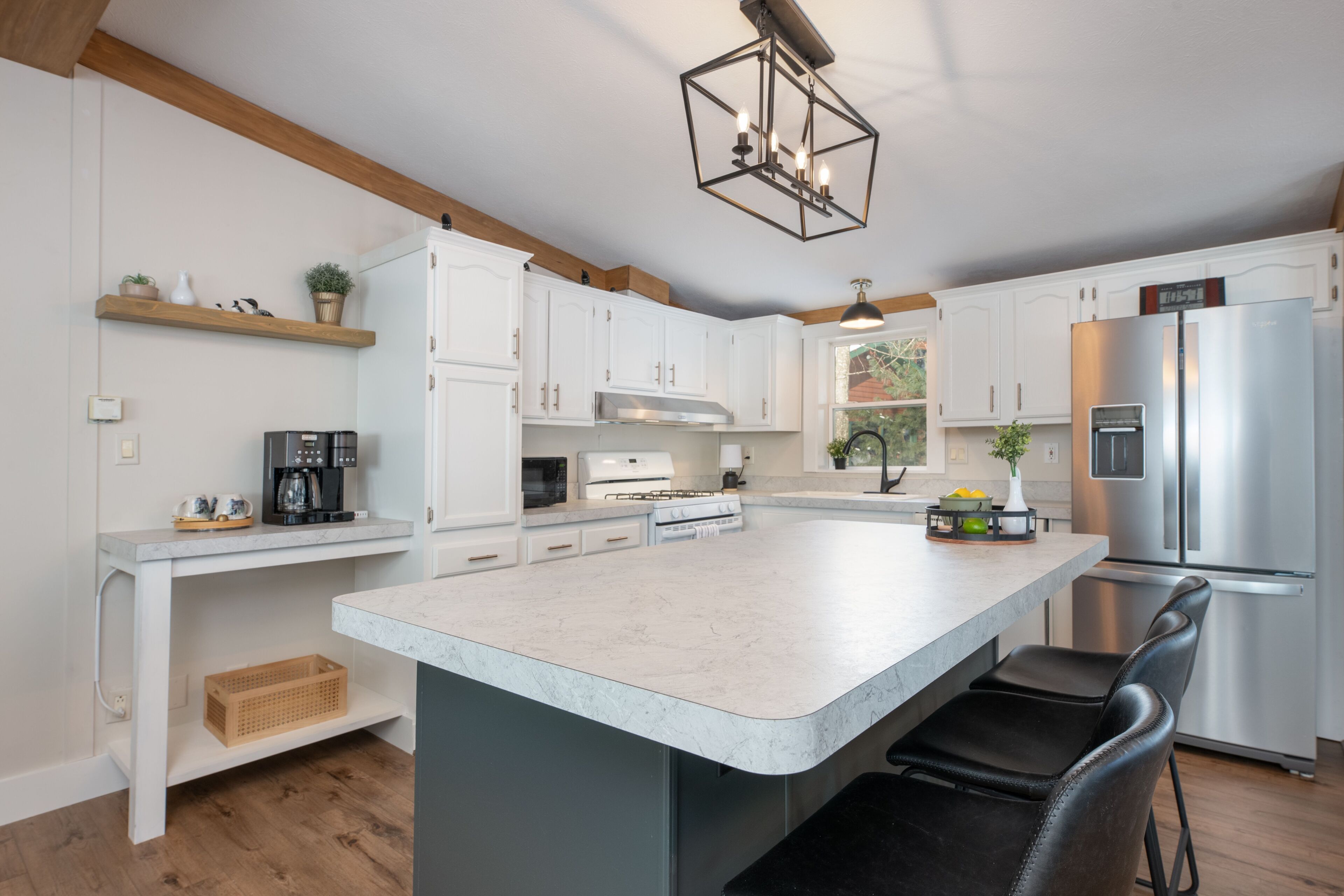 雪櫃、微波爐、焗爐、爐具