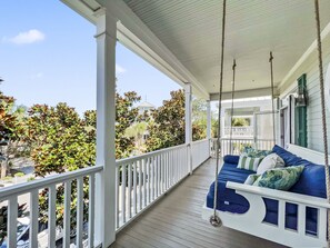 Maison, 4 chambres | Balcon