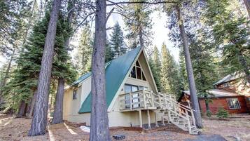 House, 3 Bedrooms | Exterior