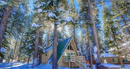 Lodgepole Chalet 3 Bedroom Home by RedAwning