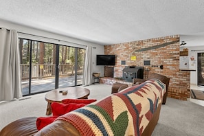 House, 3 Bedrooms | Living area