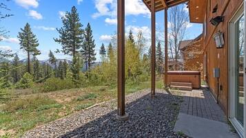 House, 5 Bedrooms | Terrace/patio