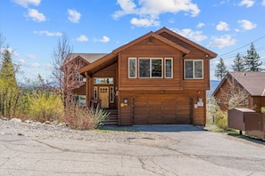 House, 5 Bedrooms | Exterior