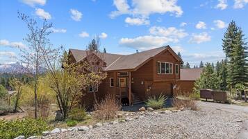 House, 5 Bedrooms | Bahagian luar