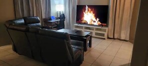 Interior - Gated family-friendly 3 beds near big events venues (Phoenix)