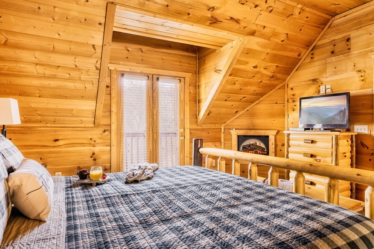 Photo 102 of The Alpine Chalet-Location, Views, Theatre Room, Hot tub, Game Room!
