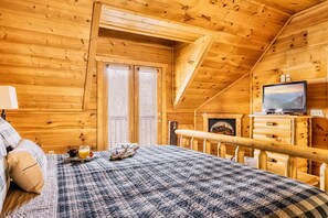 5 slaapkamers, een bureau, een strijkplank/strijkijzer, gratis wifi