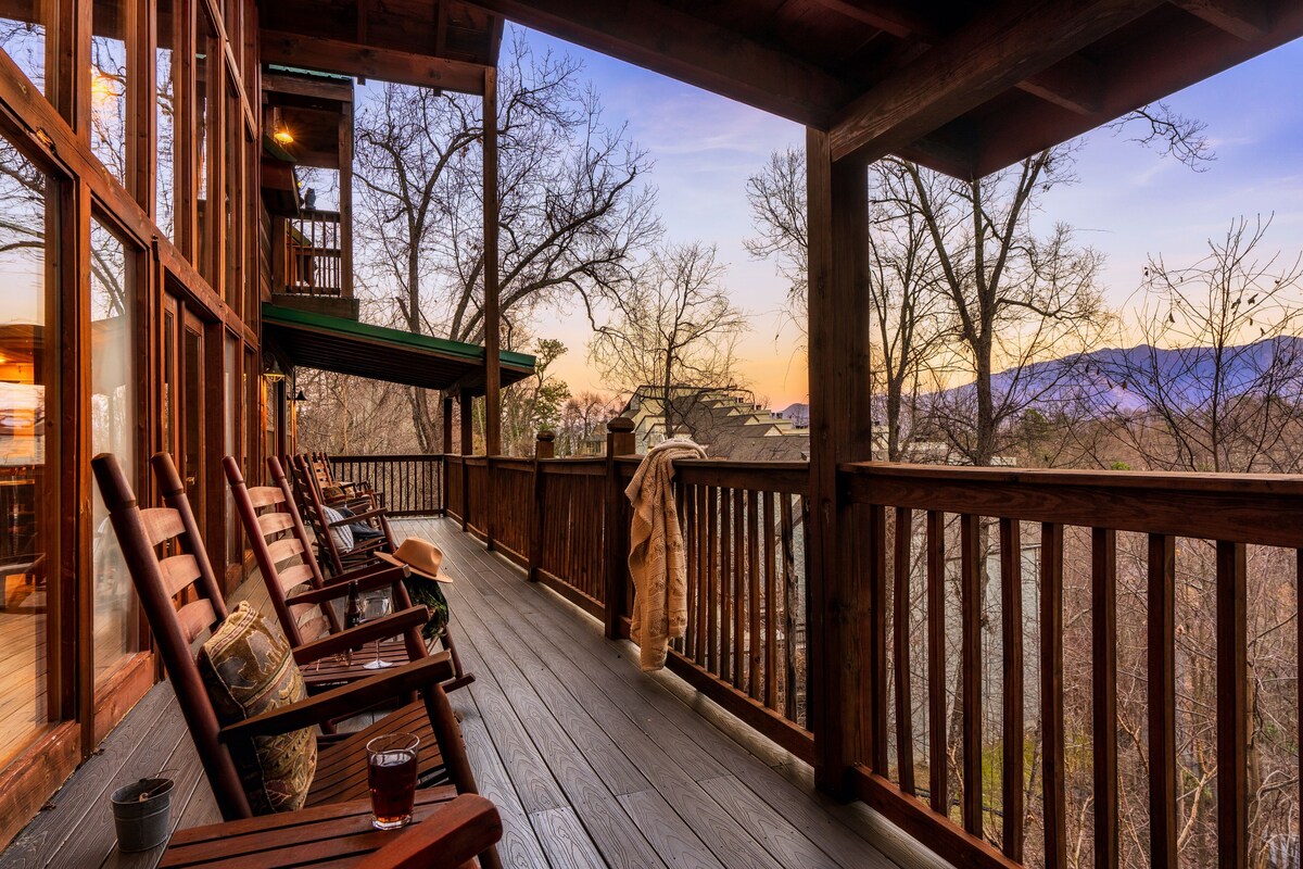 Photo 114 of The Alpine Chalet-Location, Views, Theatre Room, Hot tub, Game Room!
