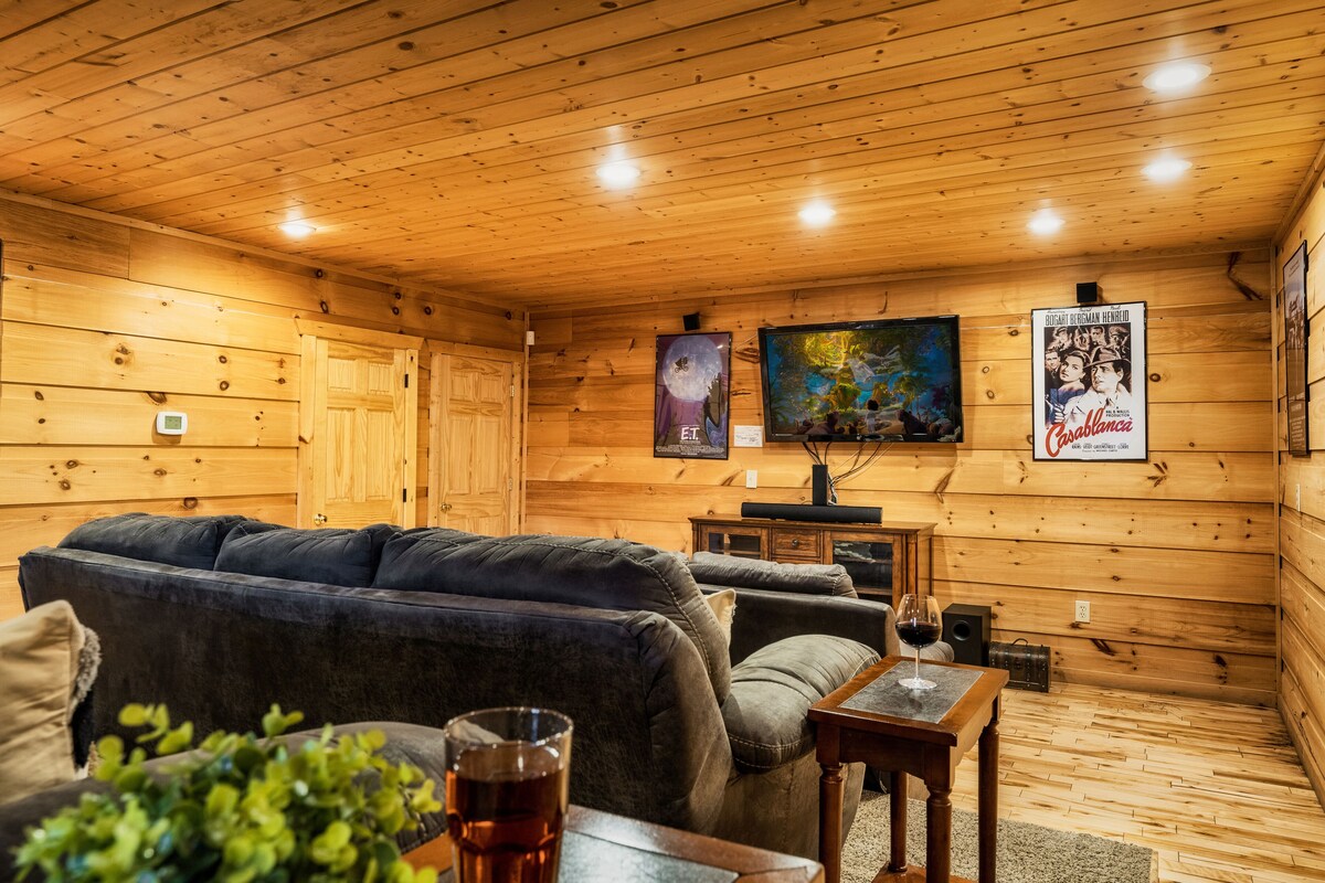 Photo 87 of The Alpine Chalet-Location, Views, Theatre Room, Hot tub, Game Room!