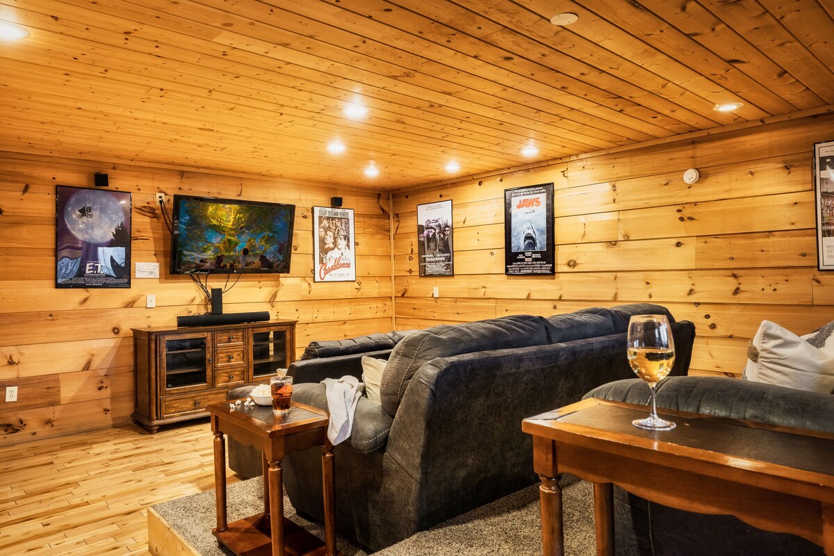 Photo 86 of The Alpine Chalet-Location, Views, Theatre Room, Hot tub, Game Room!