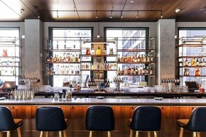 Bar (on property) - 1-Bedroom Suite at a 4.5⭐️ Hotel (Chicago)