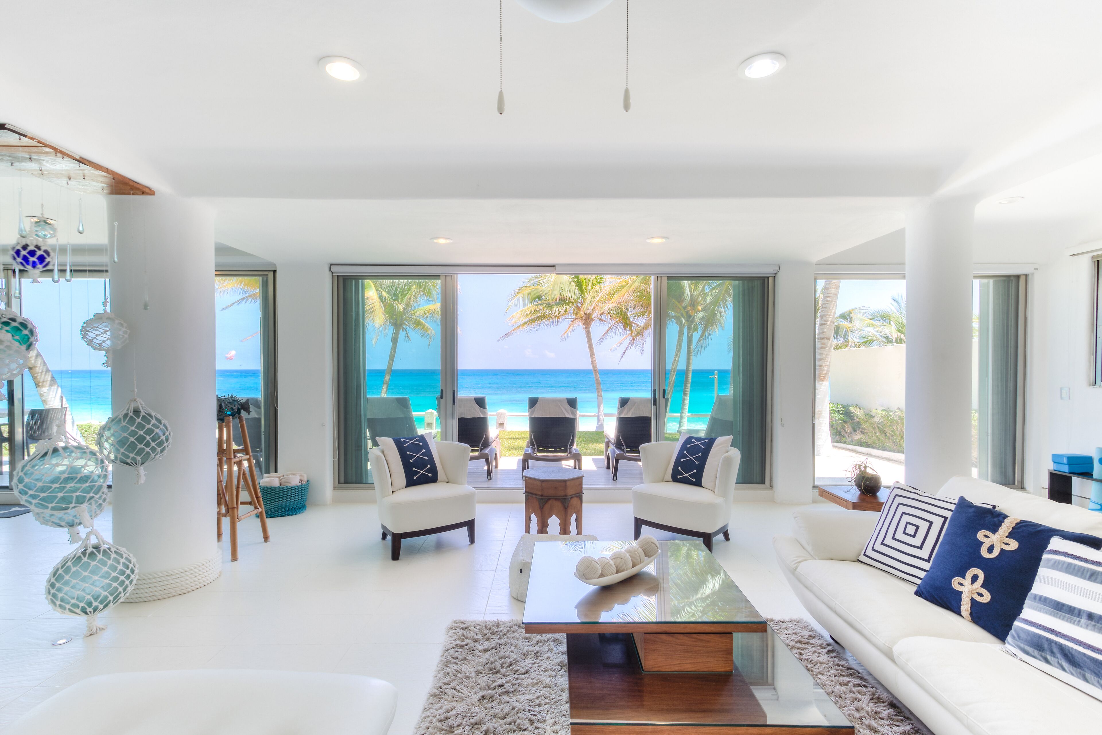 12 Guests Beachfront Villa Breakfast Included, One Of The Best Beaches In Cancún - Cancún