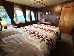 2 bedrooms, desk, free WiFi, bed sheets
