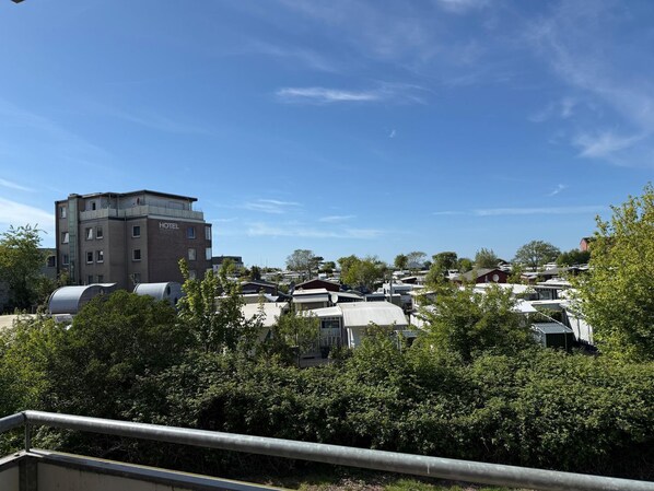 Property grounds - Haus Waldbad FeWo 1 - Comfortable 3 room apartment close to the beach - Haus am Waldbad (Cuxhaven)