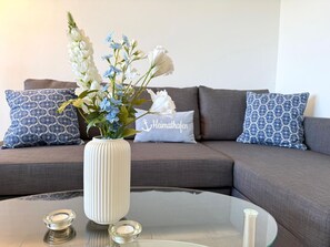 TV, ping pong, stereo - Haus Waldbad FeWo 1 - Comfortable 3 room apartment close to the beach - Haus am Waldbad (Cuxhaven)