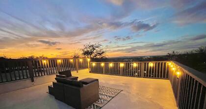 Caballo Bay at Horseshoe Bay | Sylish Retreat with Stunning Lake LBJ Views, Pool