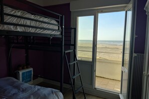 1 bedroom, bed sheets