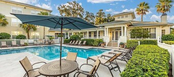 Screened Porch Condo, Walk to Redfern, Heated Pool