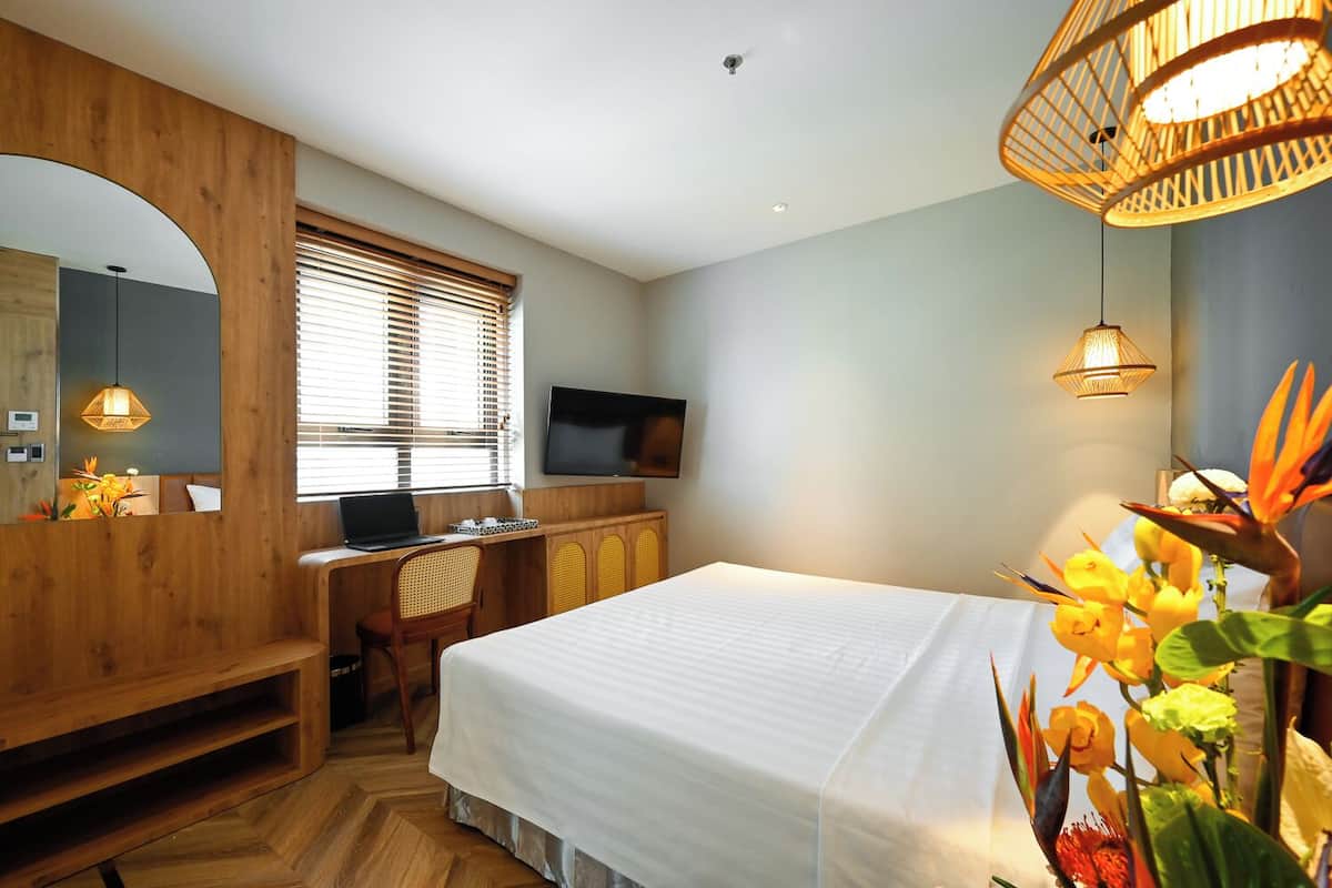 Kamar Double Premium, 1 Tempat Tidur Queen, bathtub | Meja kerja, ruang kerja ramah laptop, Wi-Fi gratis, dan seprai linen