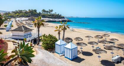 Bright and modern 1 bedroom appartment in Playa Paraiso with stunning sea view