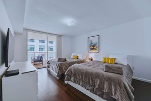 1 habitación, tabla de planchar con plancha, cuna de viaje y wifi