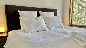 3 bedrooms, iron/ironing board, travel crib, free WiFi